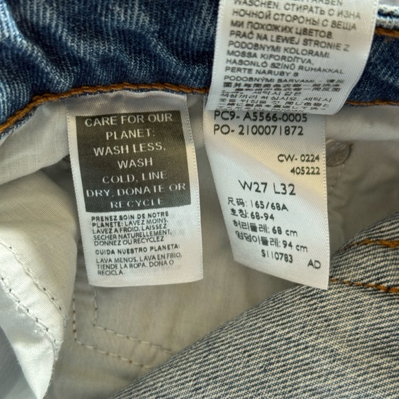 Levi’s - Picture 4 of 5